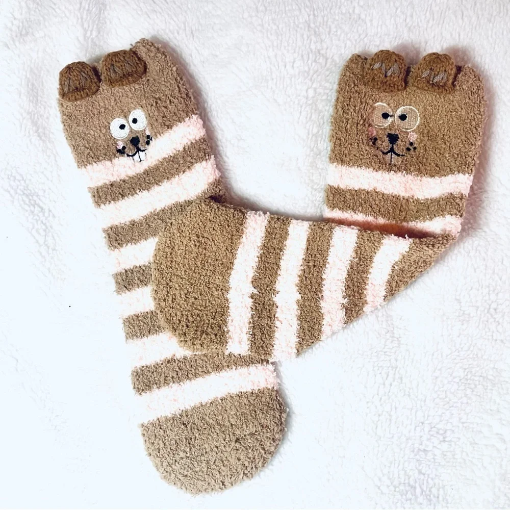 NWT LITTLE GIRL and BEAVER Gift Socks - 3D Fluffy Thick Warm Winter Socks M 5-10